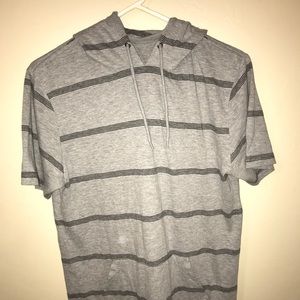 Zine hooded short sleeve shirt